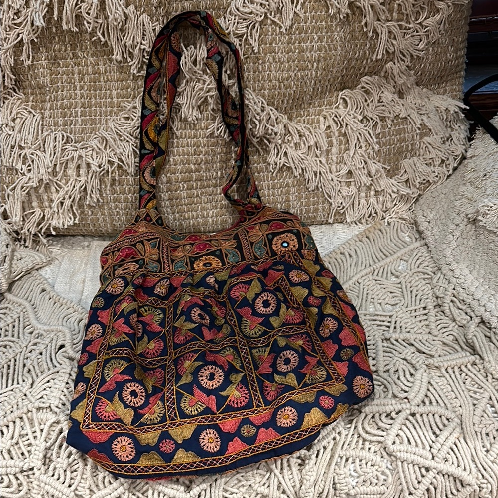 Boho bag zip closure embroidered ethnic